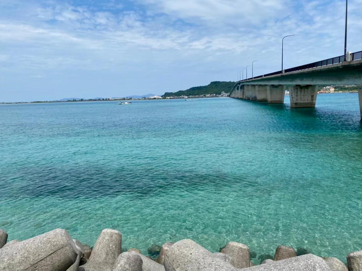 バーベキューもできる! 海と浜比嘉大橋を一望できる宿 Henza Eksteriør billede